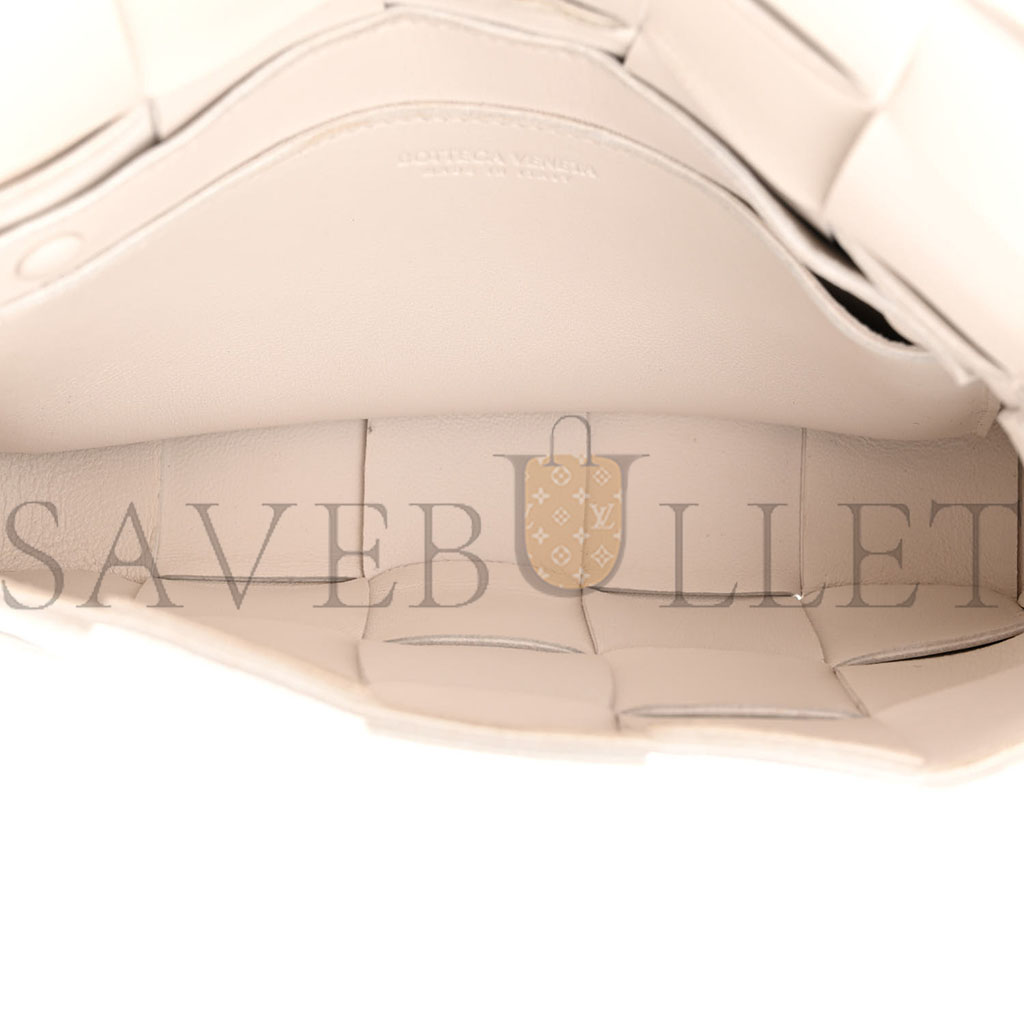 bo*te*ga Ve*ne*ta lambskin maxi intrecciato small cassette crossbody bag white (19*12*4cm)